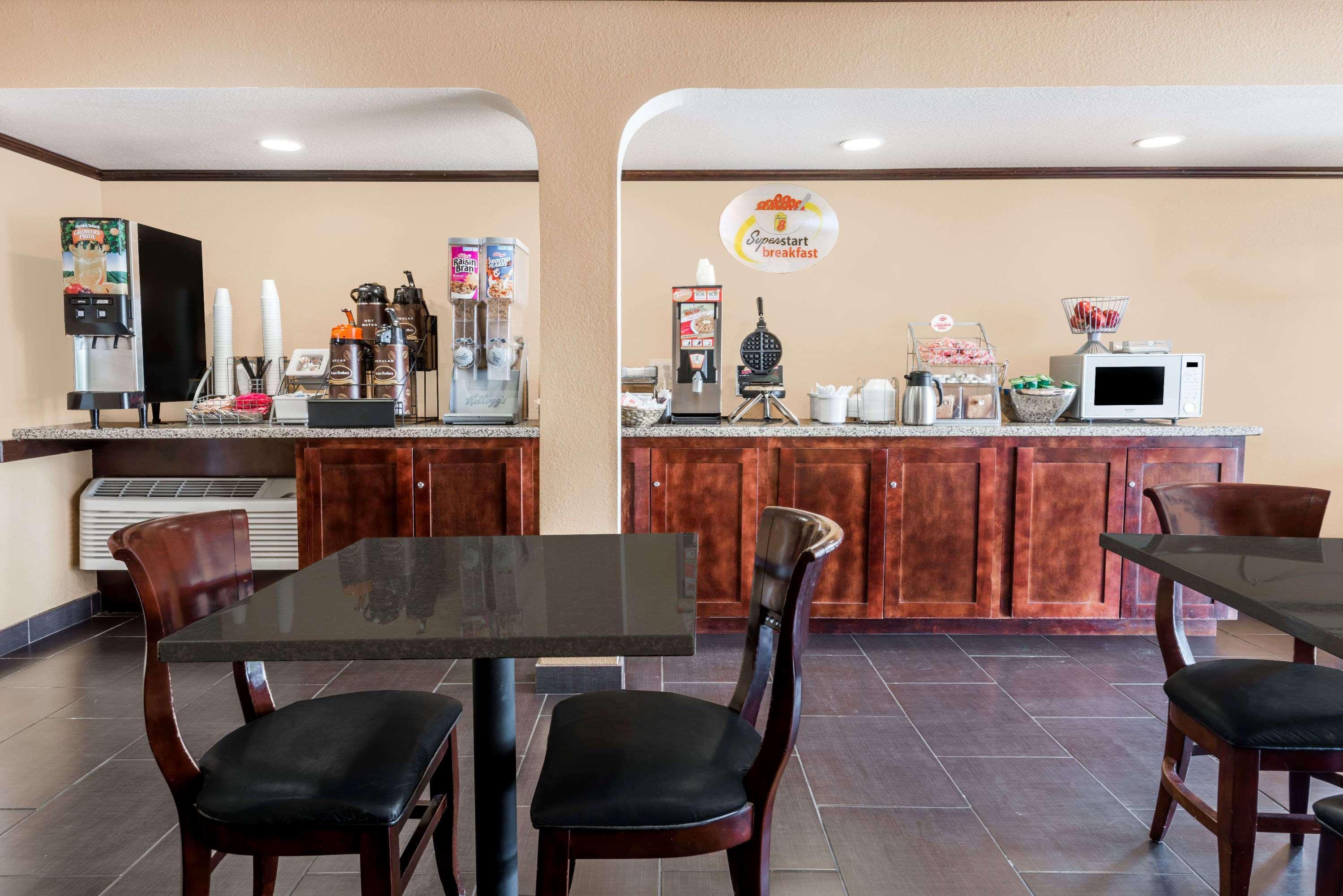 Super 8 By Wyndham Midwest City Ok Экстерьер фото