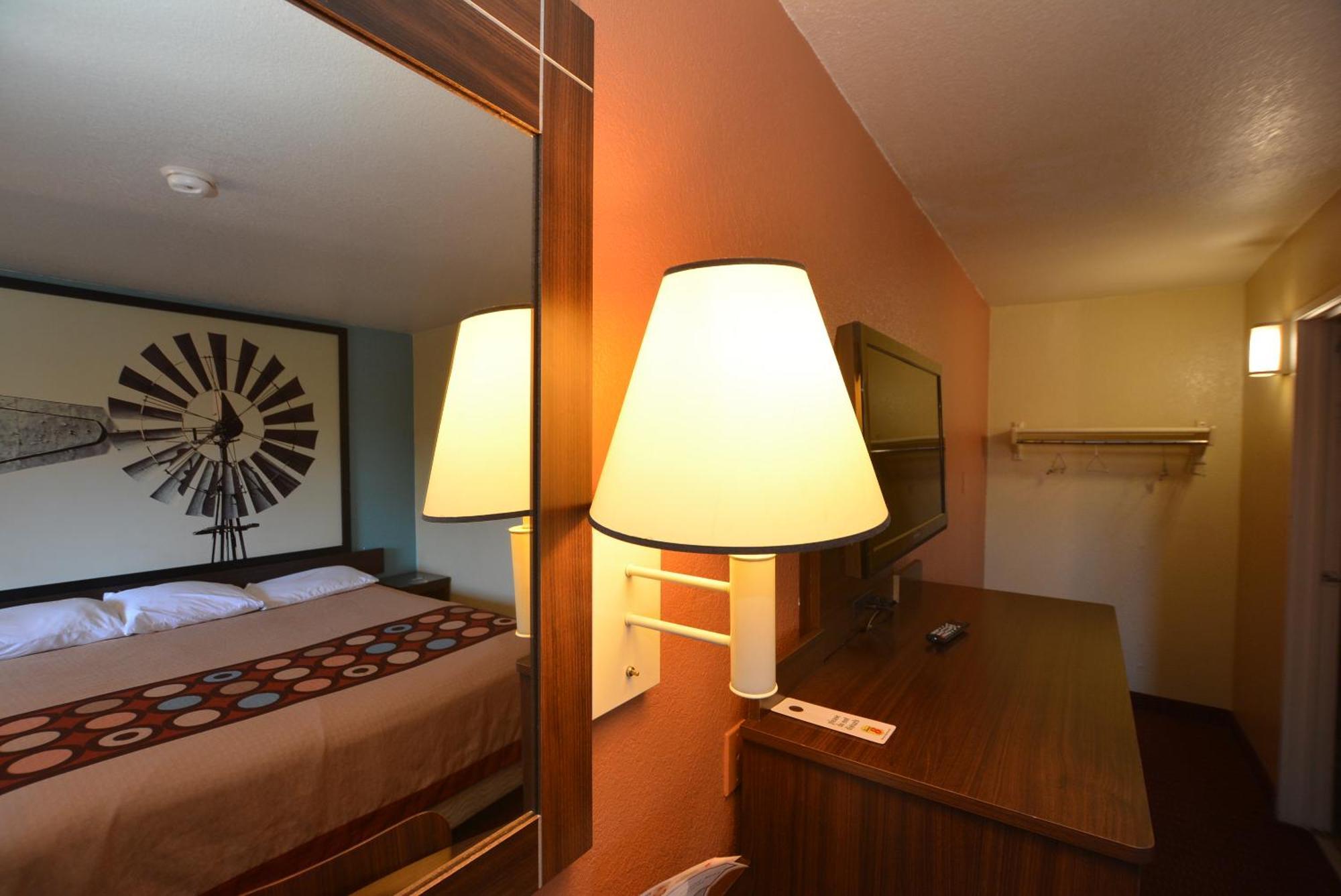 Super 8 By Wyndham Midwest City Ok Номер фото