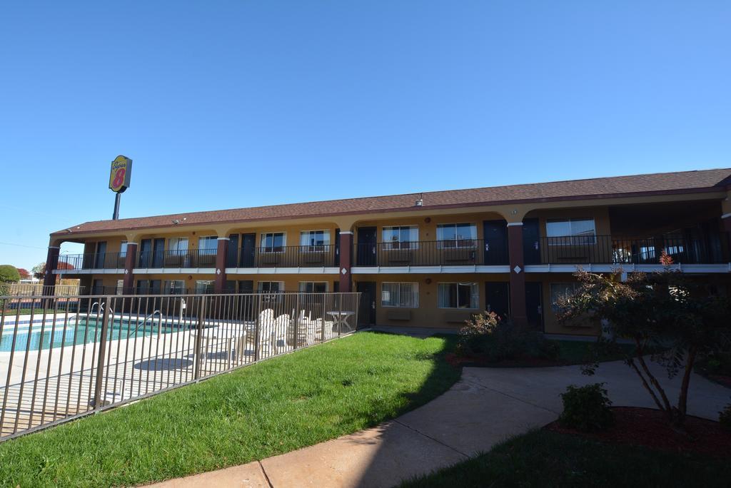 Super 8 By Wyndham Midwest City Ok Экстерьер фото