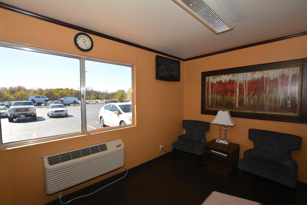 Super 8 By Wyndham Midwest City Ok Экстерьер фото